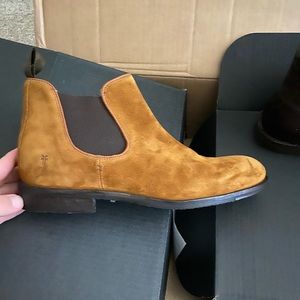 Frye Chelsea boot